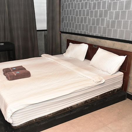 Oseda Nias Surf House Hotel Hilibotodane Екстериор снимка