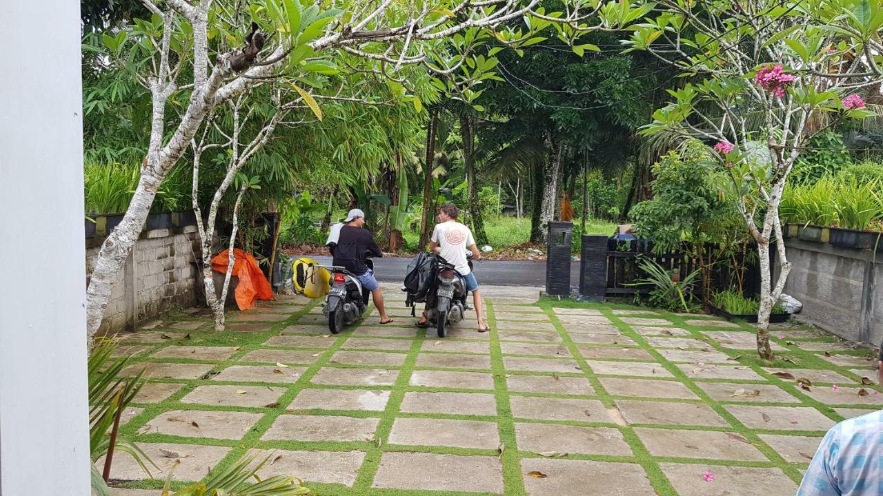 Oseda Nias Surf House Hotel Hilibotodane Екстериор снимка