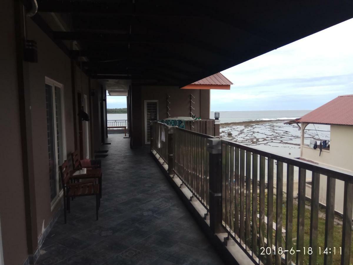 Oseda Nias Surf House Hotel Hilibotodane Екстериор снимка