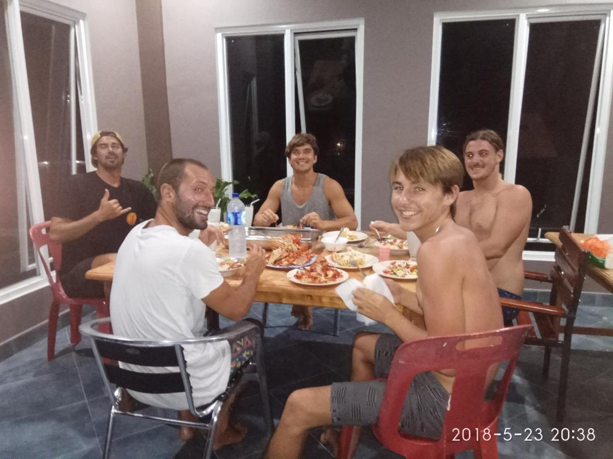 Oseda Nias Surf House Hotel Hilibotodane Екстериор снимка