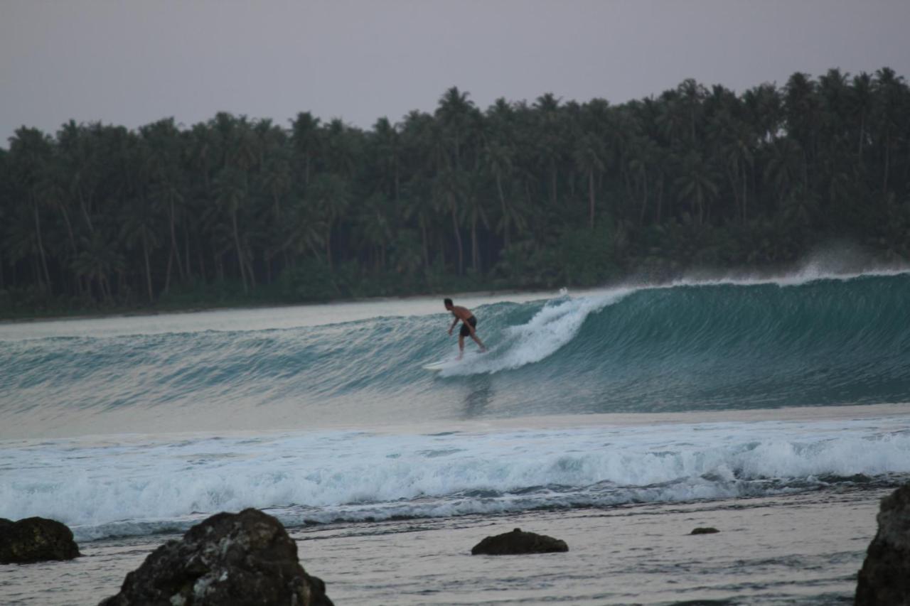 Oseda Nias Surf House Hotel Hilibotodane Екстериор снимка