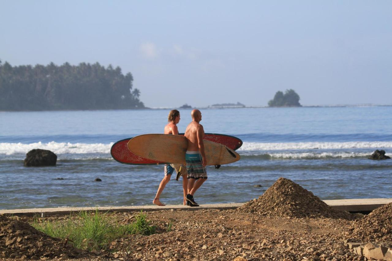 Oseda Nias Surf House Hotel Hilibotodane Екстериор снимка